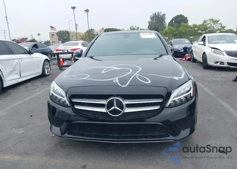 2019 Mercedes-Benz C 300 z USA, uszkodzony, nr VIN 55SWF8DB5KU317620